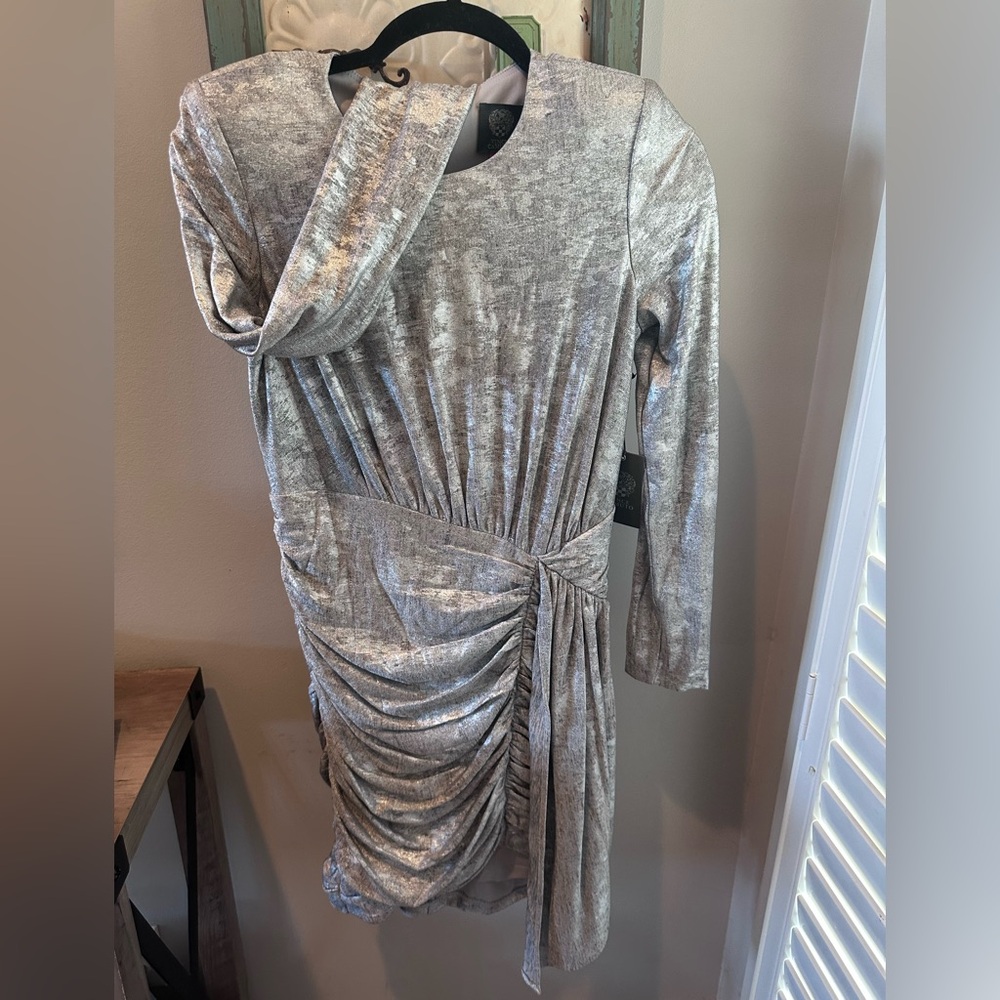 ❄️ NWT Vince Camuto Elegant Silver Ruched Cocktail Dress